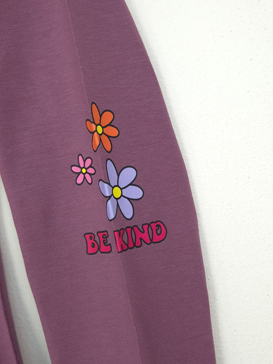 D9035- Be kind